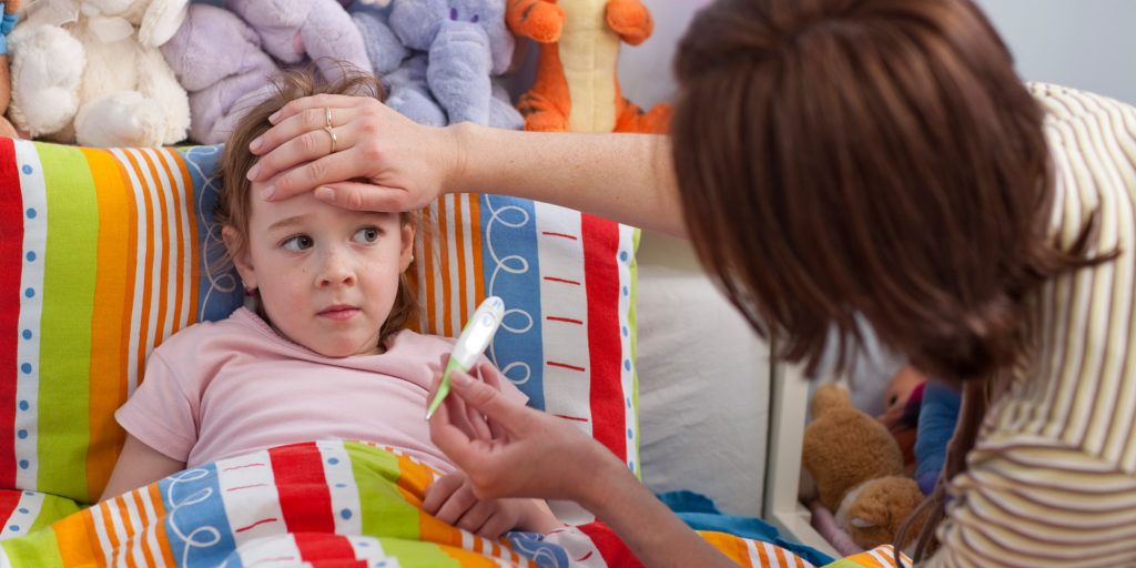 Niña con temperatura